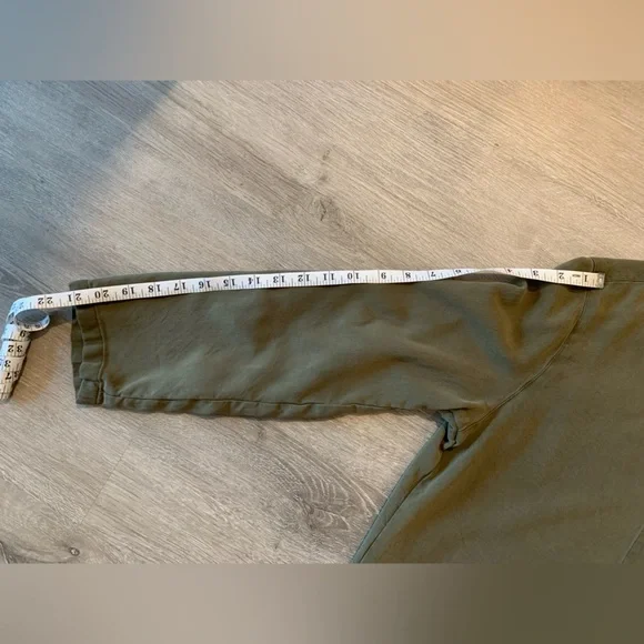 100% silk Lauren Ralph Lauren women’s button down shirt. - Picture 4 of 7